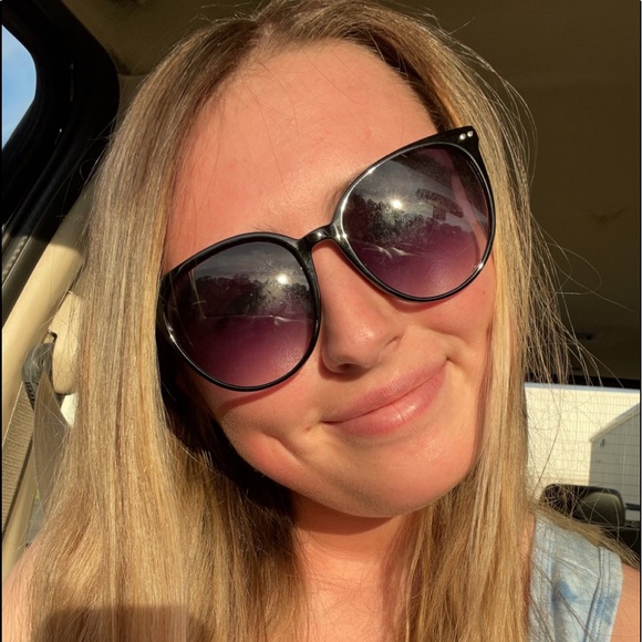 Meet your Posher, Leanna - Picture 6 of 6